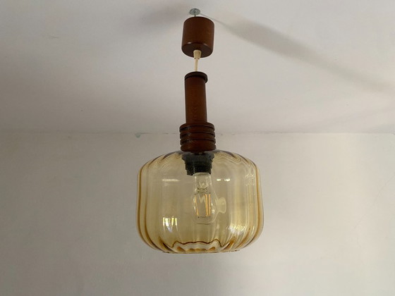 Vintage Joegoslavische hanglamp van amberkleurig glas, jaren 70. – Hanglampen (photo 5 of 11)