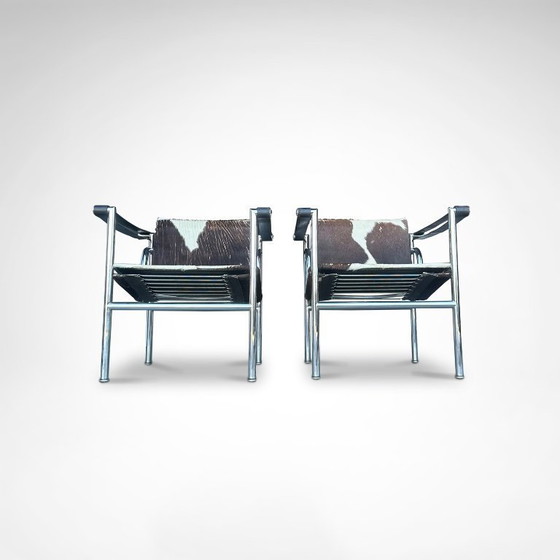 Image 1 of Fauteuil LC1 en peau de poney, modèle ancien, conçu par Le Corbusier et al. pour Cassina, années 1970, lot de 2.