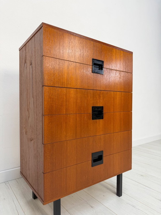 Image 1 of Dressoir van teakhout uit de jaren 60 in de stijl van Cees Braakman – Compacte ladekast