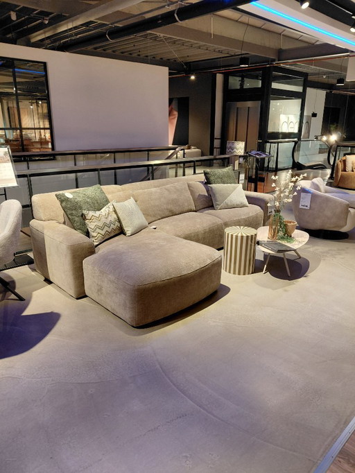 Canapé Kai, Henders & Hazel