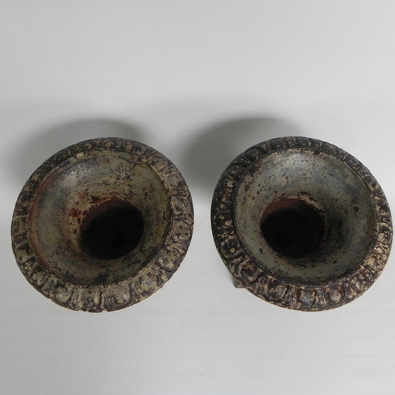 Image 1 of Lote de 2 jarrones de jardín Medicis de hierro fundido