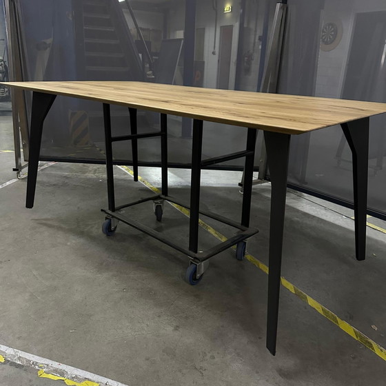 V2009 – Bert Plantagie, Dining tables (photo 3 of 3)