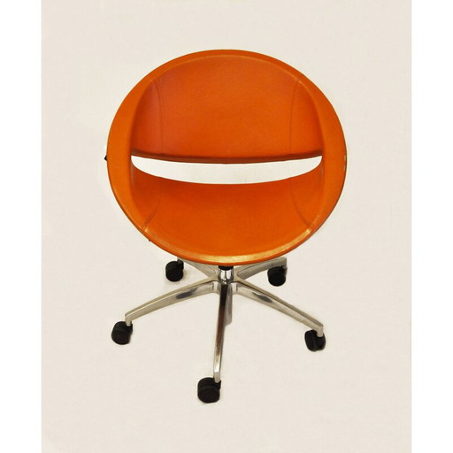 Poltrona vintage Mya per la linea Ares in pelle arancione