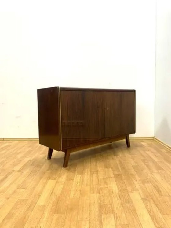 Image 1 of Midden-eeuwse kast van Bohumil Landsman voor Jitona, Tsjechisch ontwerp, jaren 60