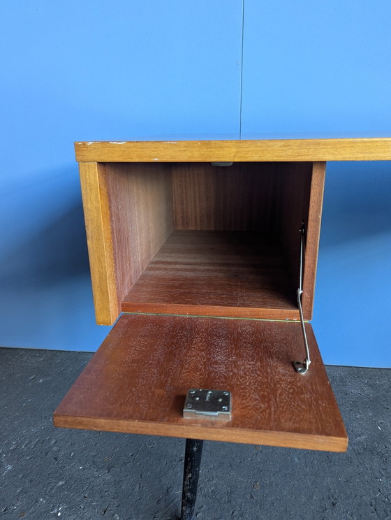 Image 1 of Vintage houten bureau 1960s