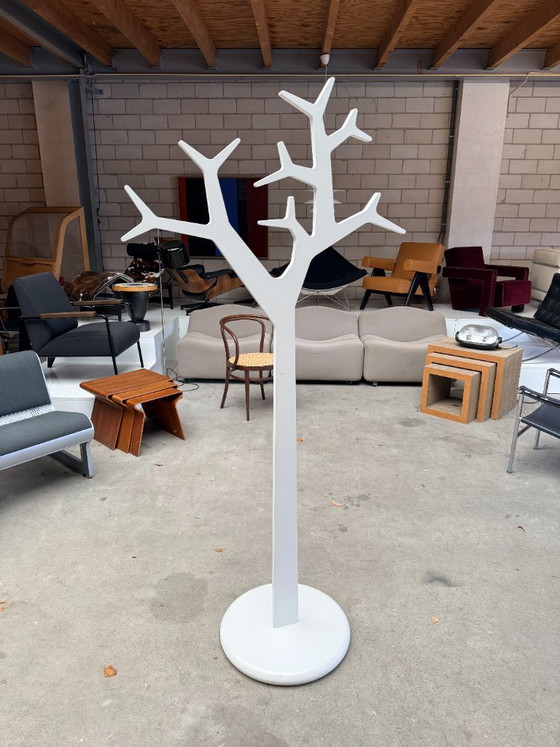 Swedese Tree Garderobe von Michael Young & Katrin Olina, Kleiderständer, Weiß (Foto 4 von 12)