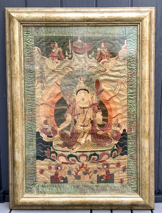 Hand-embroidered Buddhist Thangka - Silk & Gold Thread Framed – Wall decoration, Textile (photo 13 of 13)