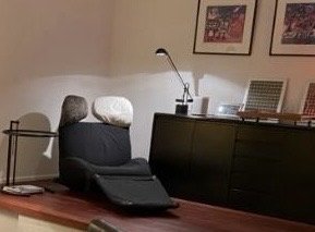 Schwarze Cassina Wink mit schwarzem Cover