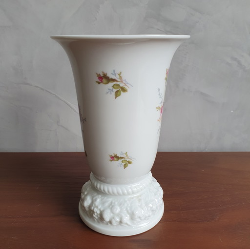 Vase à fleurs Mary en porcelaine de Rosenthal avec roses en mousse