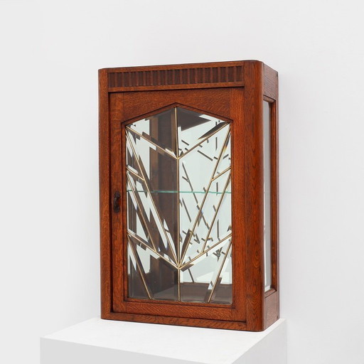 Franse Art Deco eikenhouten kast met afgeschuind glas-in-lood, ca. 1920