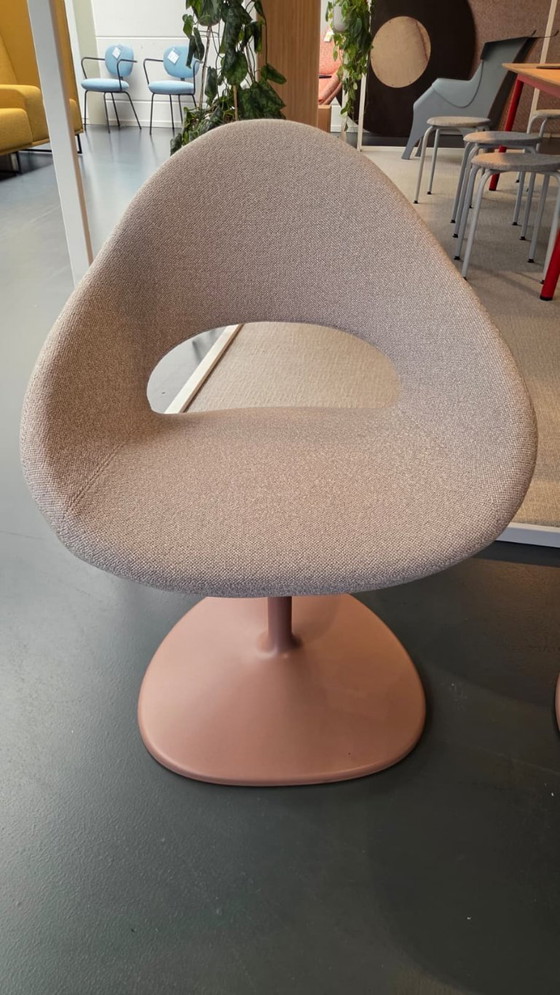 Image 1 of 3x Artifort Shark stoel van René Holten