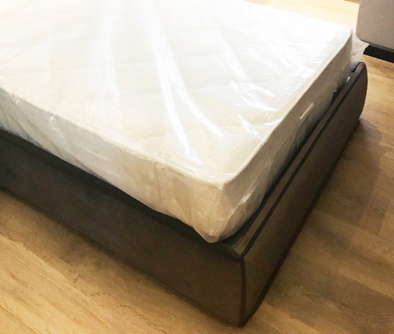 Image 1 of Custom Upholstered Headboard and Bed (Mattress 100 x 190 cm)