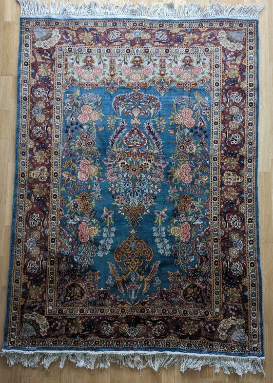 Image 1 of Hoogwaardig zijden wandtapijt van Ghom uit de jaren 70 – een collectorsitem in topconditie.