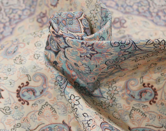 Image 1 of Handgemaakt oosters tafelkleed, zeer fijn vervaardigd van zijden draden, 75 x 75 cm