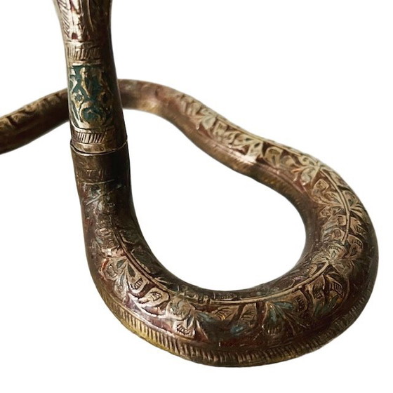 Image 1 of Vintage mid-century Indiaanse messing Cobra slang kandelaar 1970's