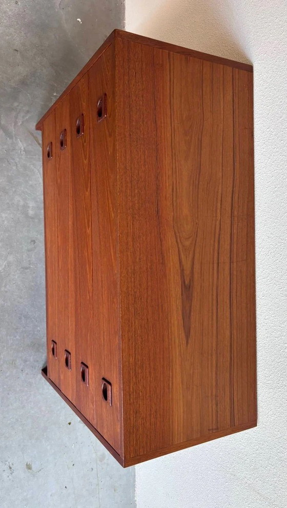 Image 1 of Vintage ladekast teak op plint