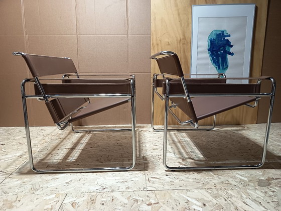 Image 1 of Poltrone Knoll Wassily B3 2 nuove/usate in pelle color noce di Marcel Breuer € 4.400