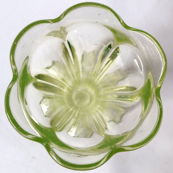 Image 1 of Art déco – Vase aus Uranglas