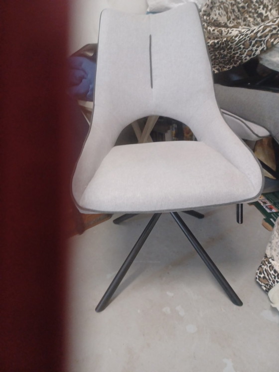 Image 1 of 4chaises chateau  d ax