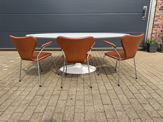 Image 1 of Knoll Tulip oval dining table 198cm White (or Black Phoenix) laminate Eero Saarinen