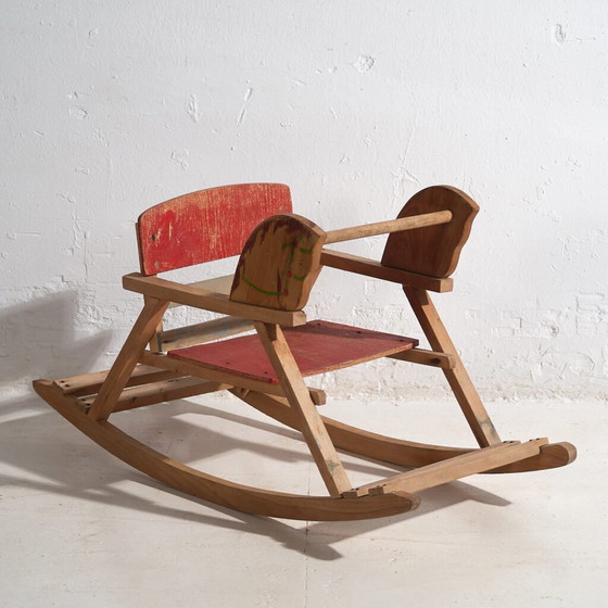Antiker Schaukelstuhl für Kinder (ca. 1920) – Schaukelstühle, Wood (photo 4 of 10)
