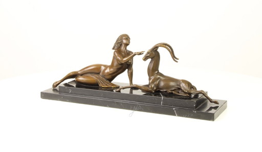 BRONZE STATUE OF AN AMAZON WITH ANTILOPE