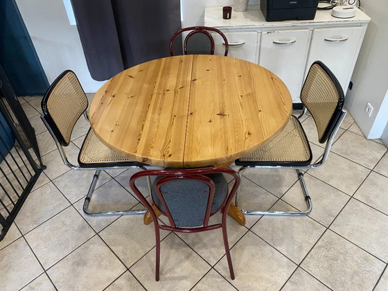 Image 1 of Tavolo rotondo allungabile, diametro 106 cm, modello Baumann, in legno massello di pino, vintage anni '70.