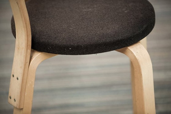 Image 1 of Silla de comedor apilable Artek 68