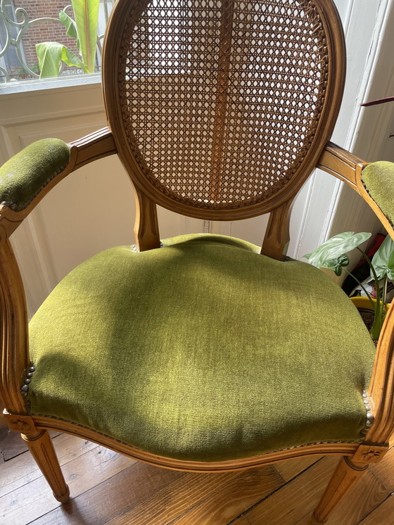 Image 1 of Fauteuil Louis XVI en velours et rotin