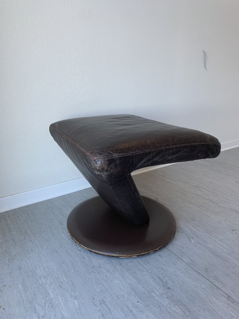 Serial Automan Leolux leather footstool/ottoman – original with label and serial ...