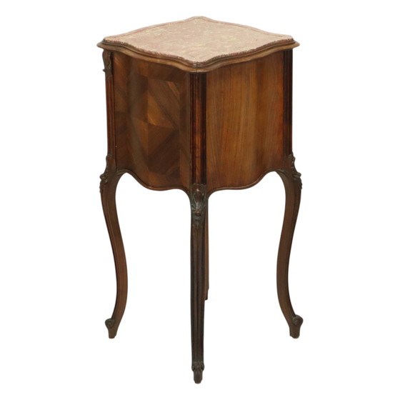 Image 1 of Table de nuit en marbre bombé antique