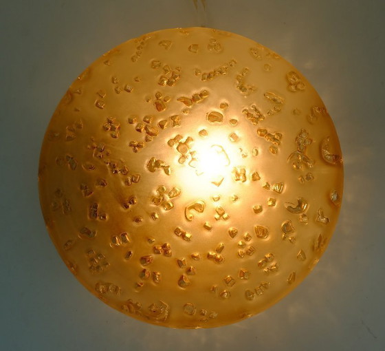 Image 1 of Vintage plafondlamp uit de jaren 70 in mid-century stijl, inbouwmodel of wandlamp, geëtst amberkleurig glas.