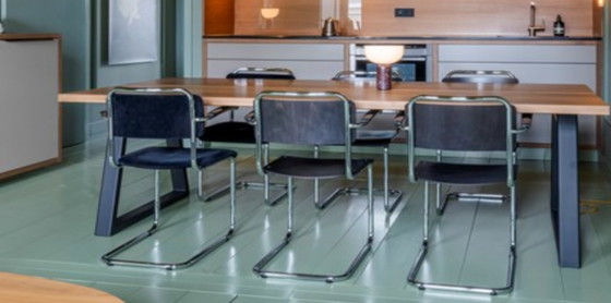 Image 1 of 4 x Gispen 201 originele houten eetkamerstoelen: zwart gebeitst eiken