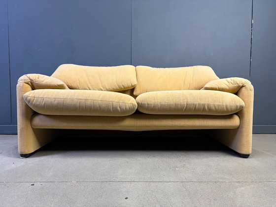 Maralunga Sofa by Vico Magistretti for Cassina – Textile (photo 4 of 10)