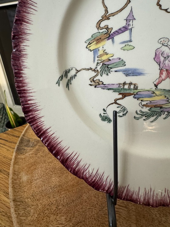 Image 1 of Set of 2 vintage tops: Wedgwood "A 4627 Ferrat Moustiers" Chinese Style rim