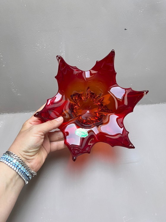 Image 1 of Bol vintage en verre de Murano, rouge, de forme pointue, Murano, Italie, verre d'art, style estival