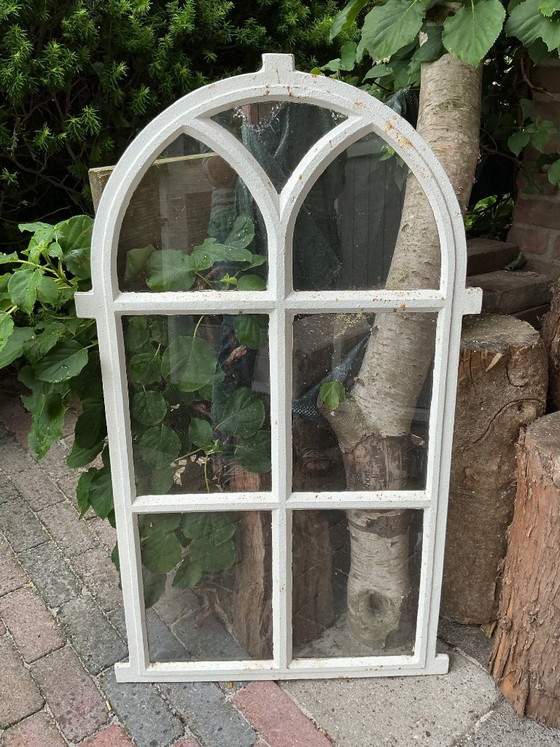 Image 1 of ventana de hierro fundido