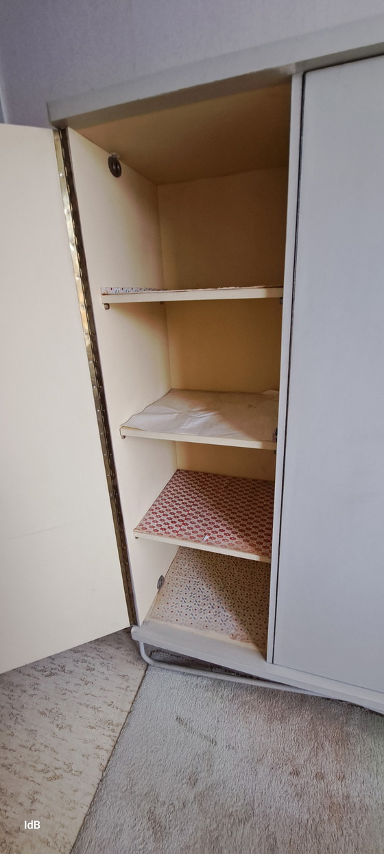 Image 1 of armoire à linge vintage