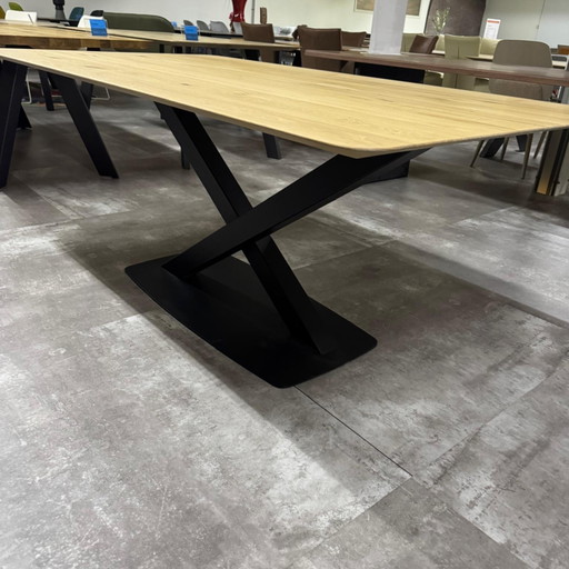 Tischgespräch Oxxi – Bert Plantagie, eettafels (photo 2 of 6)