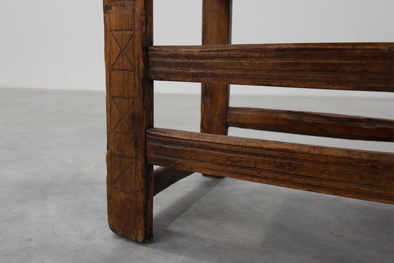 Image 1 of Sedia laterale spagnola in rovere intagliata a mano del XIX secolo con seduta in velluto