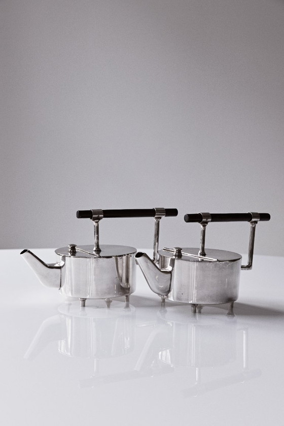 Image 1 of 2 teiere inglesi placcate in argento del modernismo inglese, secondo Christopher Dresser