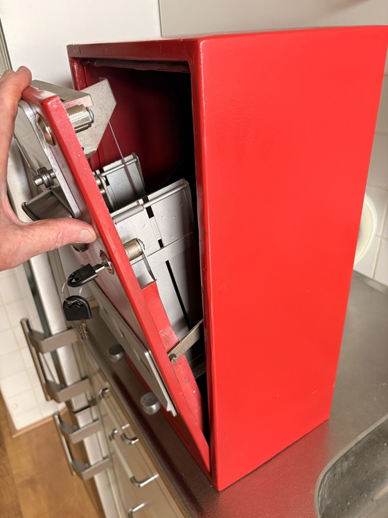 Image 1 of Postzegelboekjes-automaat (werkend !)