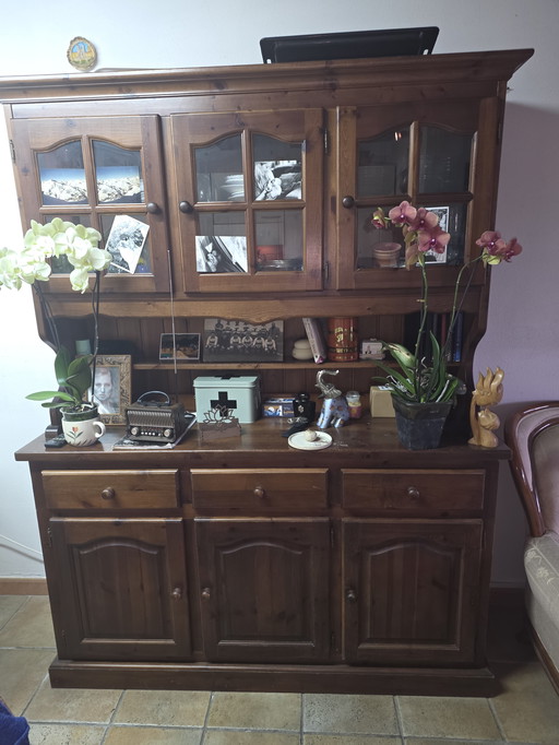 Armario de pared antiguo