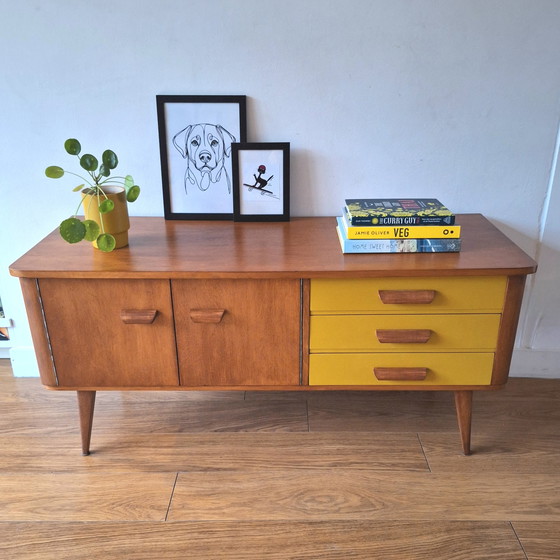 Image 1 of vintage dressoir