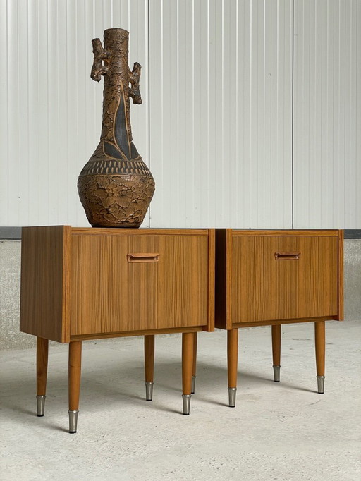 2 armadietti dal design vintage