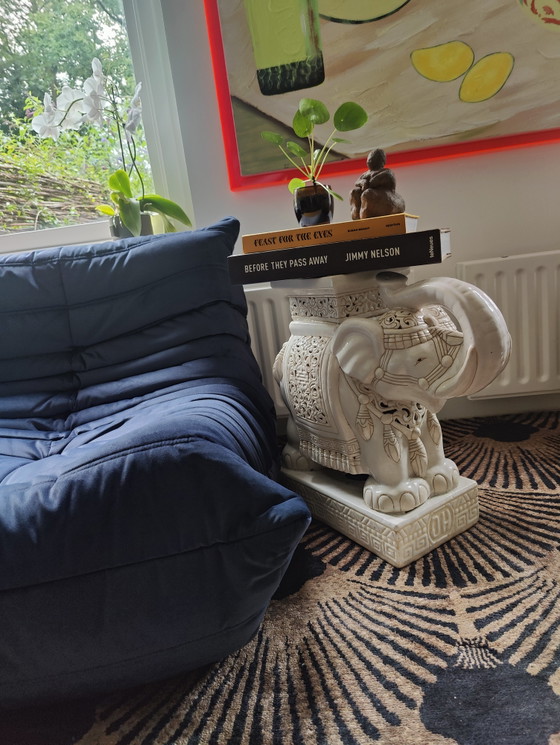 Image 1 of Table d'appoint éléphant en céramique, blanc cassé - 53 cm de hauteur