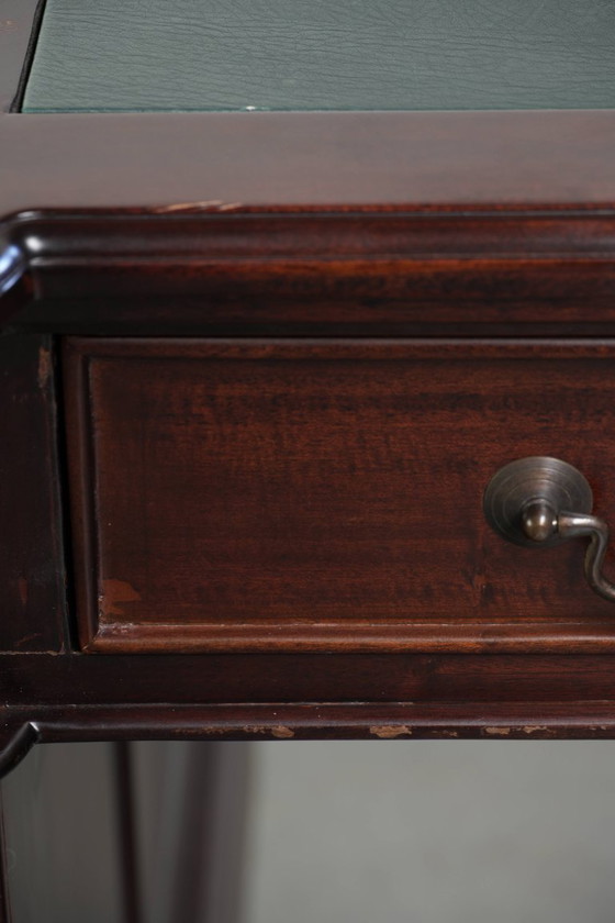 Image 1 of Chesterfield partner desk/ bureau in Engelse stijl met donker hout en een groen lederen blad