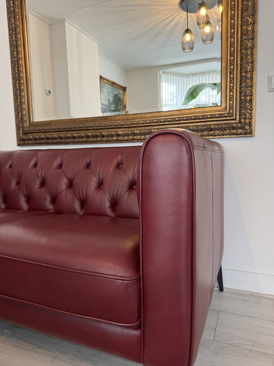 Chesterfield-Burgundy Red Leather – 2 seaters (photo 3 of 7)