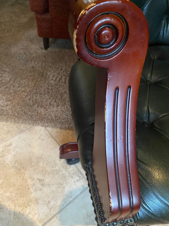 Image 1 of Poltrona direzionale Chesterfield antica