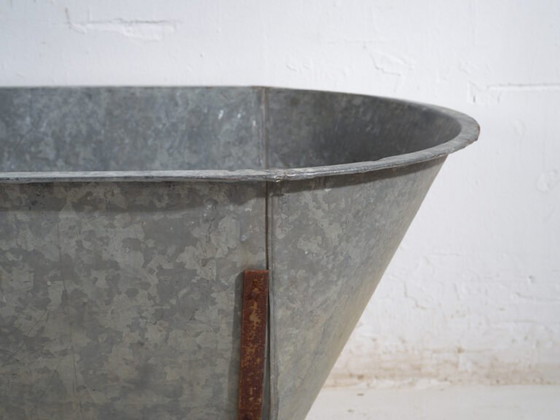 Antique Galvanized Zinc Bathtub – European Industrial Tub – circa 1900 #5 – Decorative Objects, Iron, Rustic (photo 28 of 39)